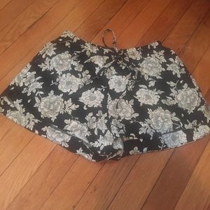 Brandy Melville floral print short